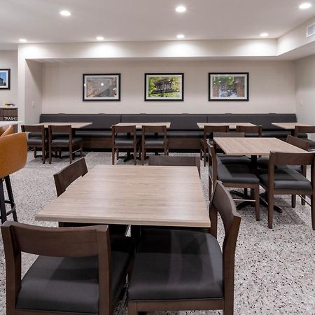 Grandstay Hotel & Suites Johnston-Des Moines, Ia エクステリア 写真