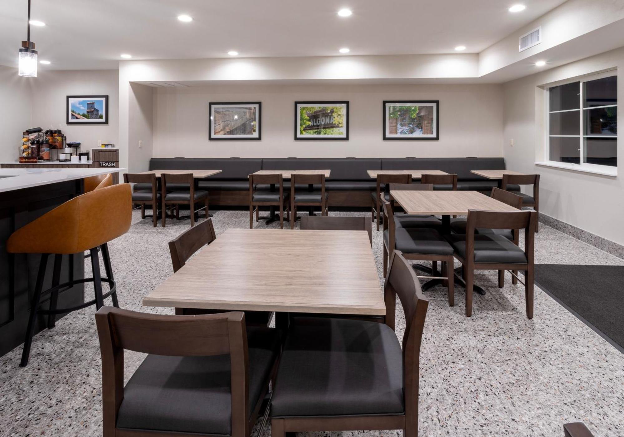 Grandstay Hotel & Suites Johnston-Des Moines, Ia エクステリア 写真